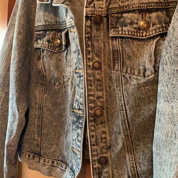 Forever 21 Plus Acid Washed Denim Jacket in Dark Grey - Picture 3 of 5